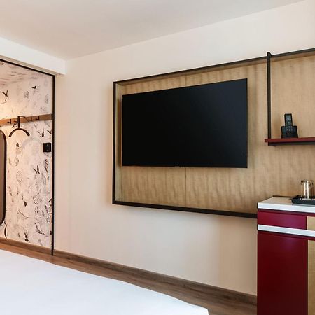 Renaissance New York Flushing Hotel At Tangram Exterior photo