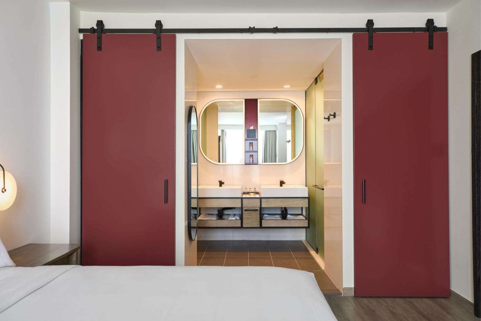 Renaissance New York Flushing Hotel At Tangram Exterior photo